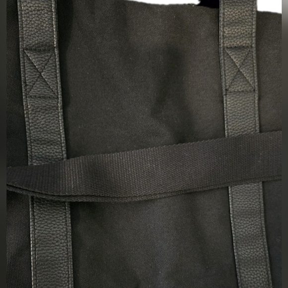 Ralph Lauren Black Duffle Bag w/ Silver Polo Horse Logo Gym/ Travel /Work (NWOT) - Picture 8 of 11